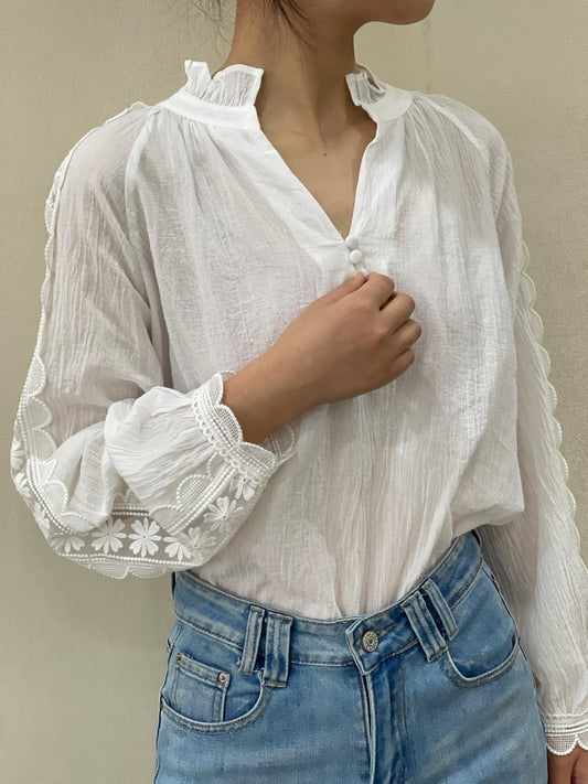 Blouse blanche dentelle florale